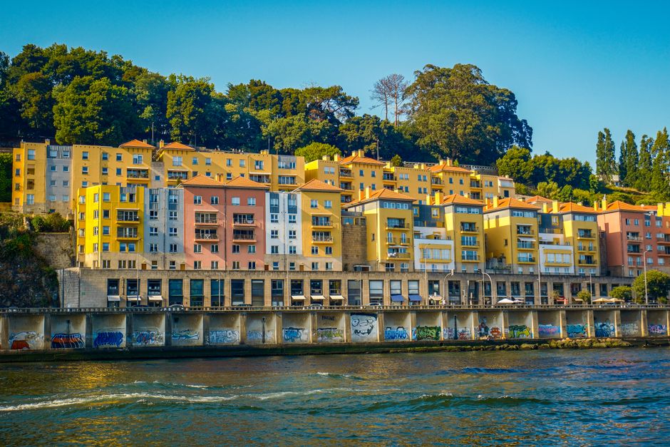 How Can I Spot a Cheap Apartment Scam Before I Pay?