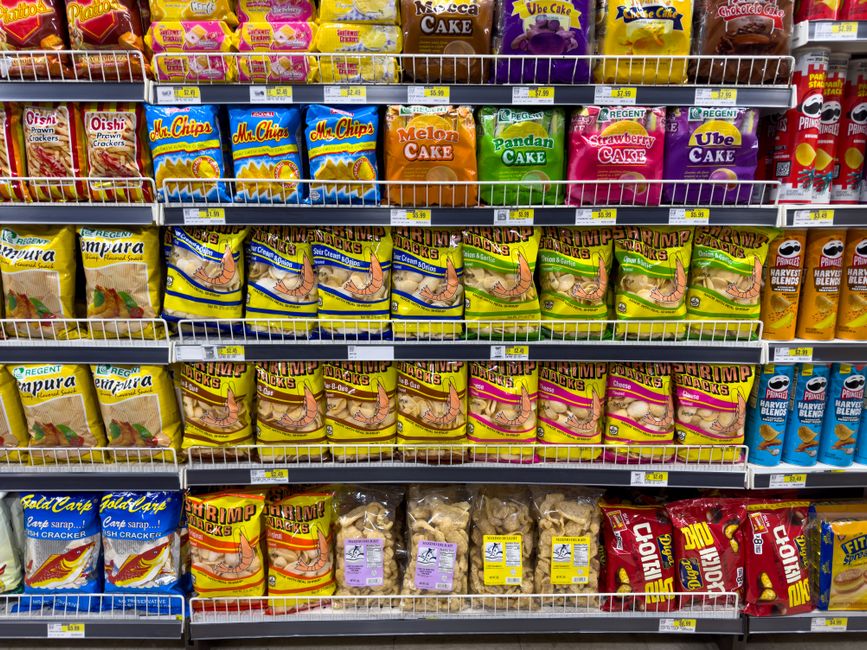 Store-Bought Snacks That Fit Your Budget, Goals, and Commute