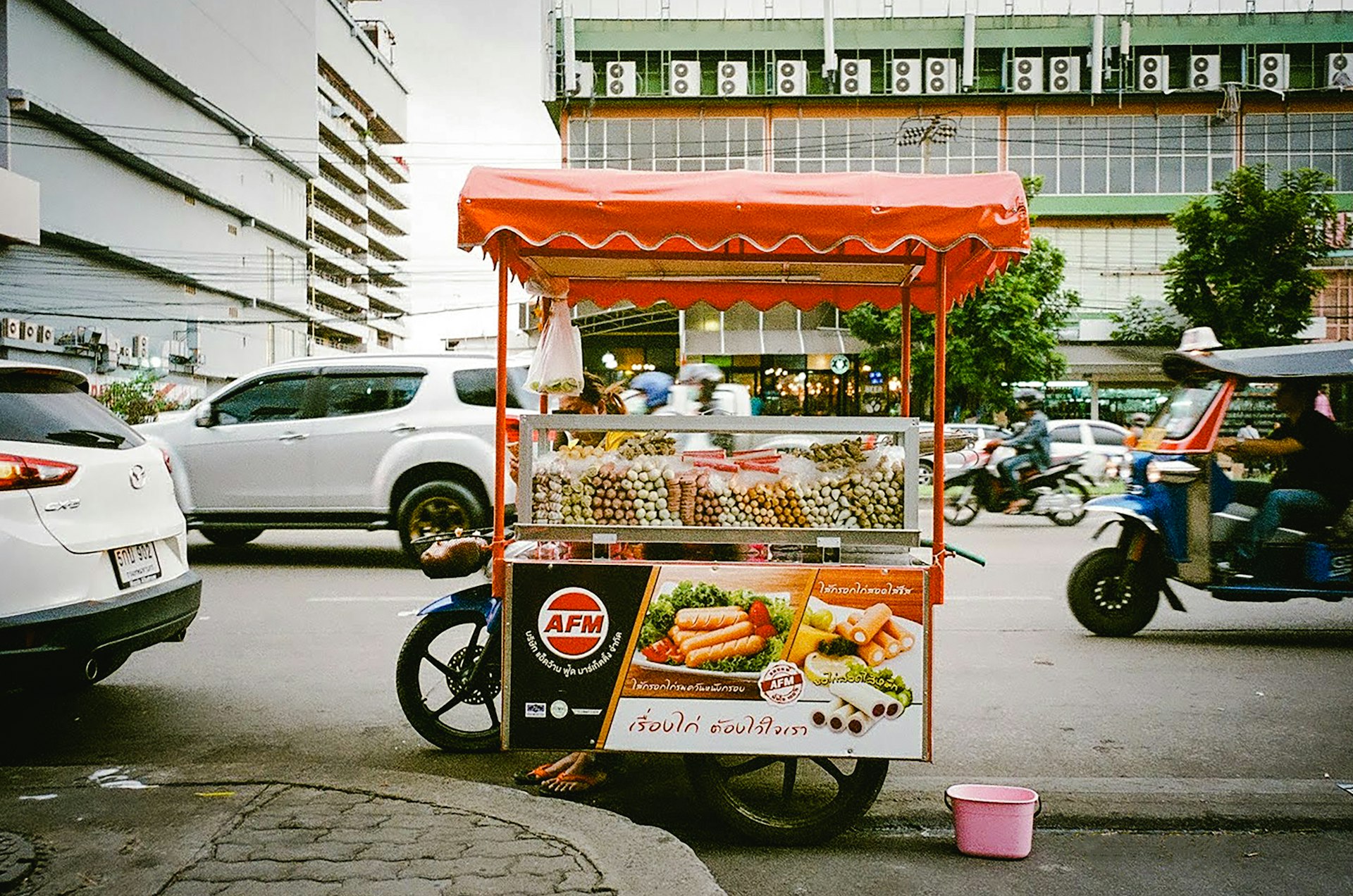 Savoring Authentic Street Food: A Traveler's Guide to Immersive Culinary Experiences Worldwide