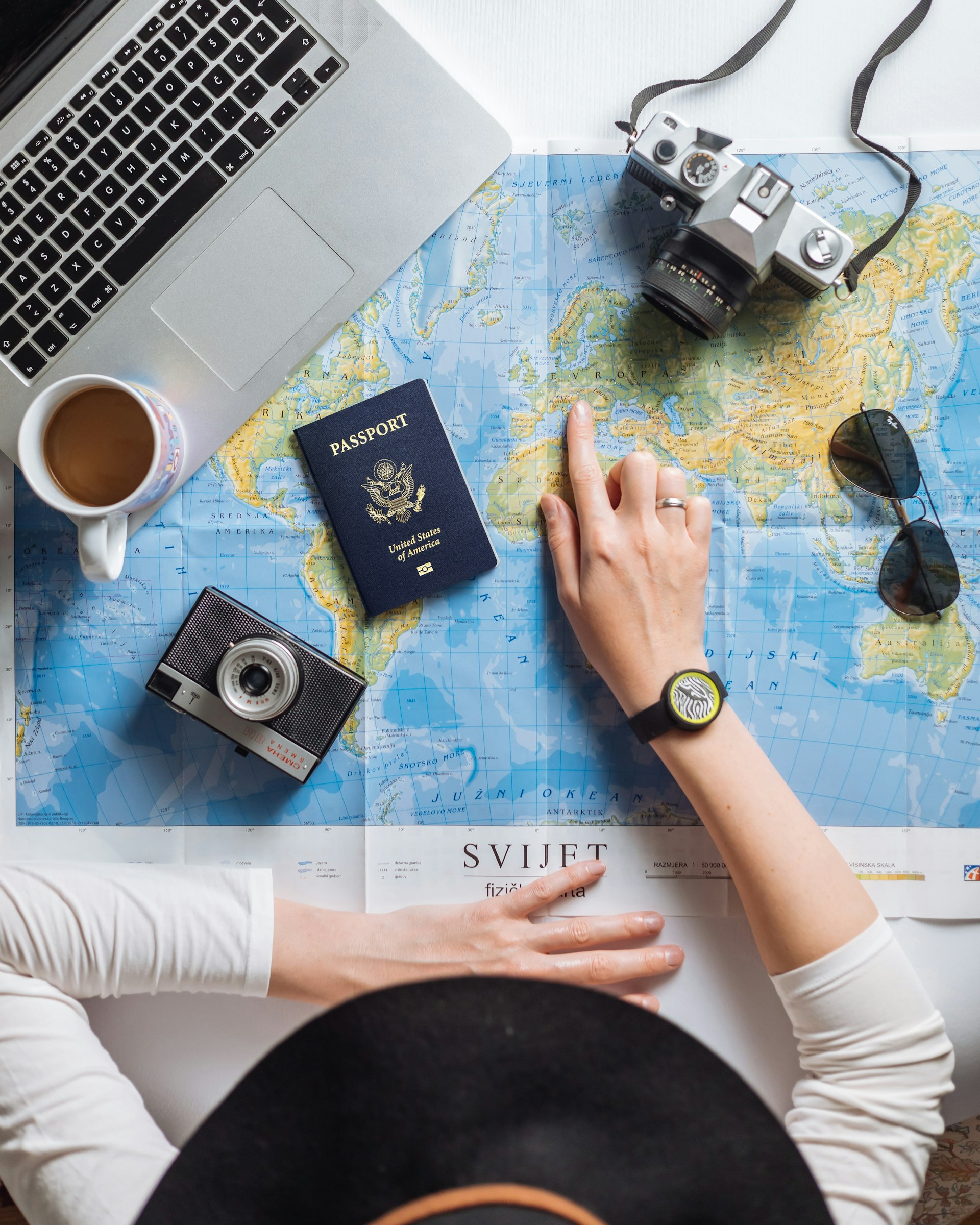 How Social Media Influencers Shape Modern Travel Choices