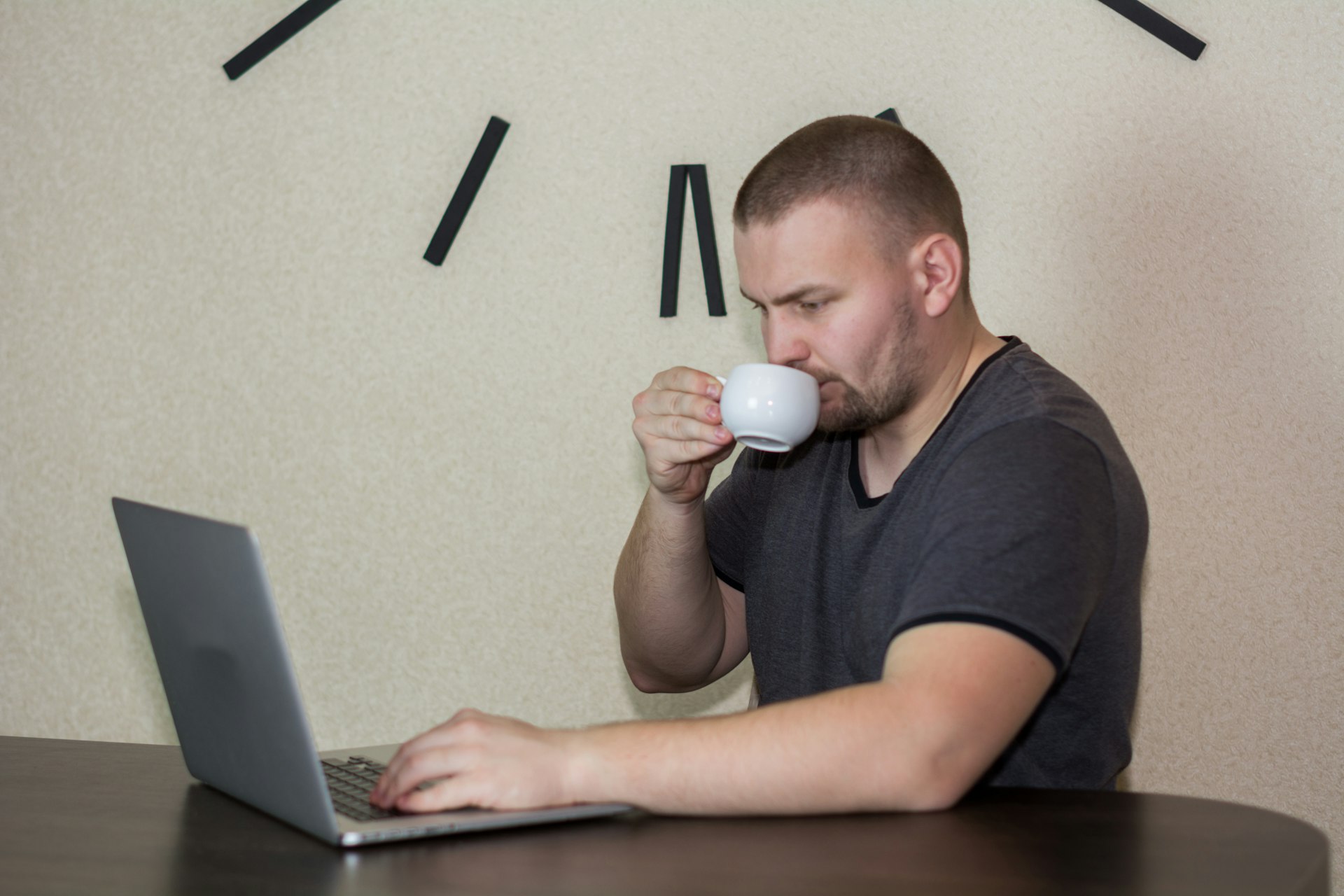 Mindful Productivity: Lifestyle Hacks for Focus, Balance, and Success