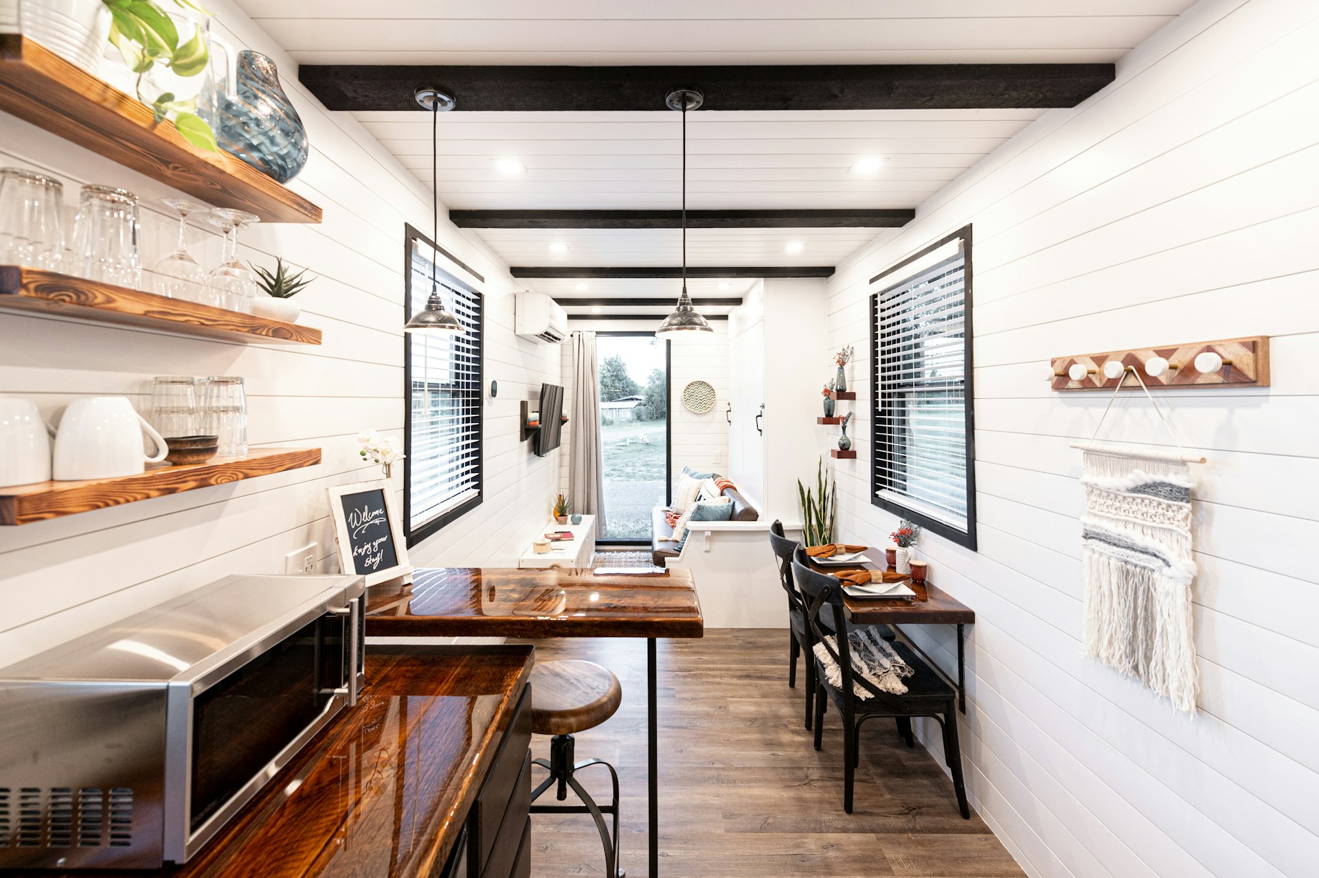 Exploring Compact, Mobile Living Spaces for Wanderers